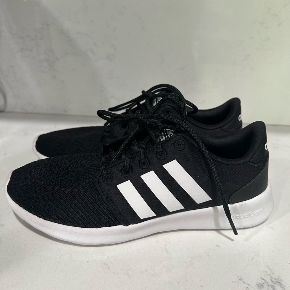 Adidas Cloudfoam Women's Tennis Shoe Sneakers size 7